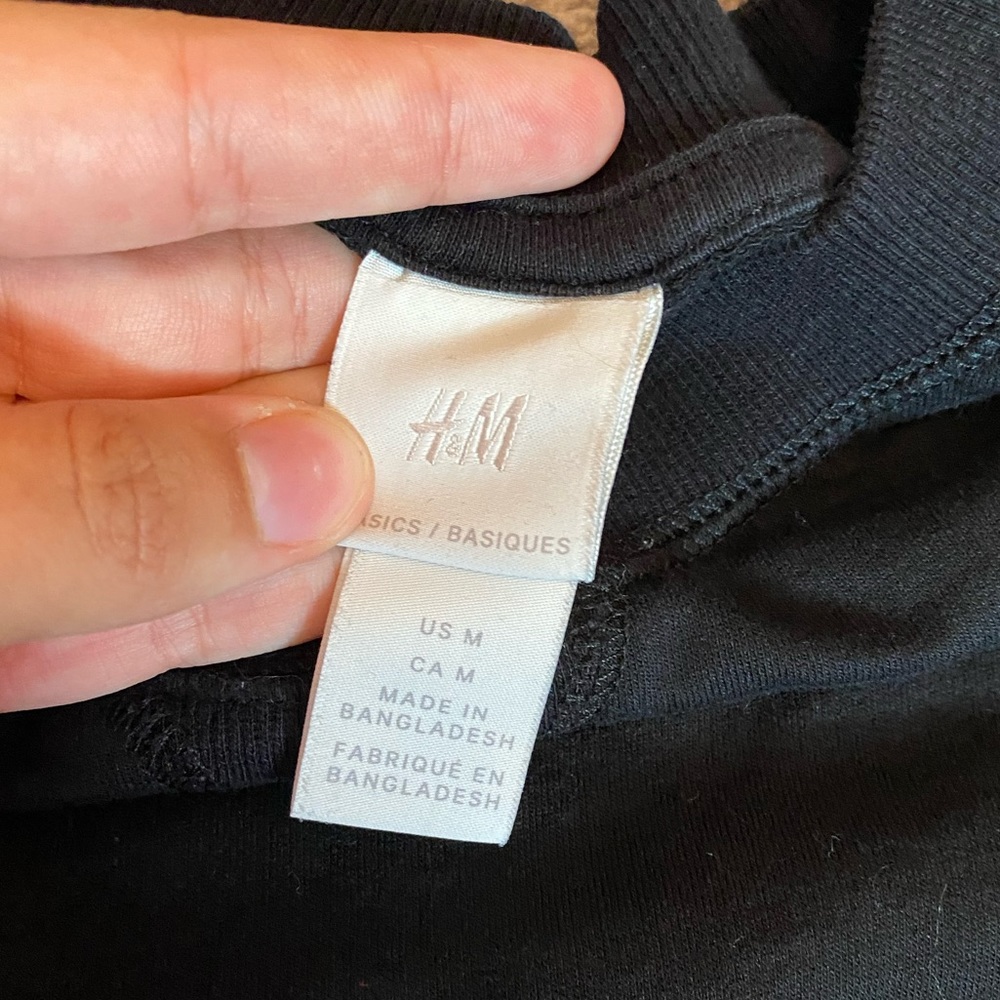 basic black shirt - Picture 2 of 2